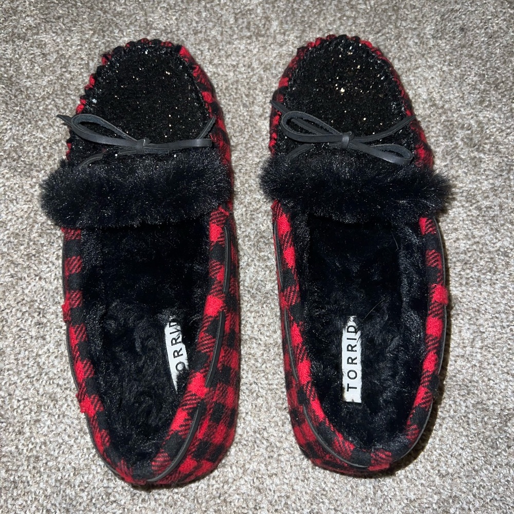 Torrid Faux Fur Slippers - Picture 5 of 8